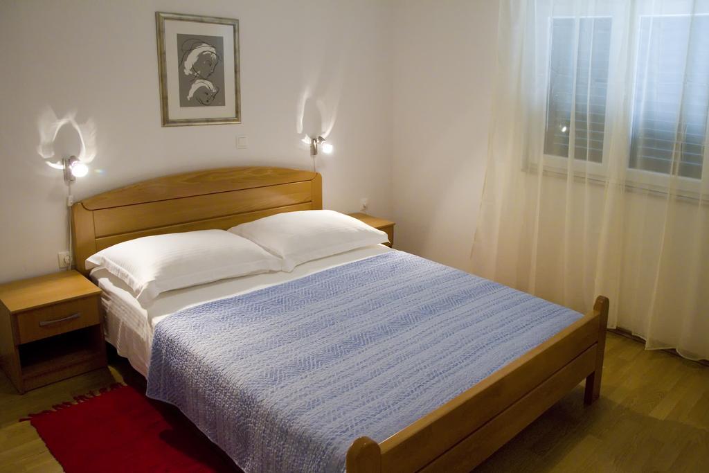 Apartments Stipe Plazibat Hvar Town Room photo